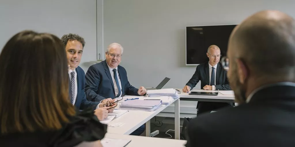 réunion entre les conseillers de terres d'experts et des dirigeants d'entreprise